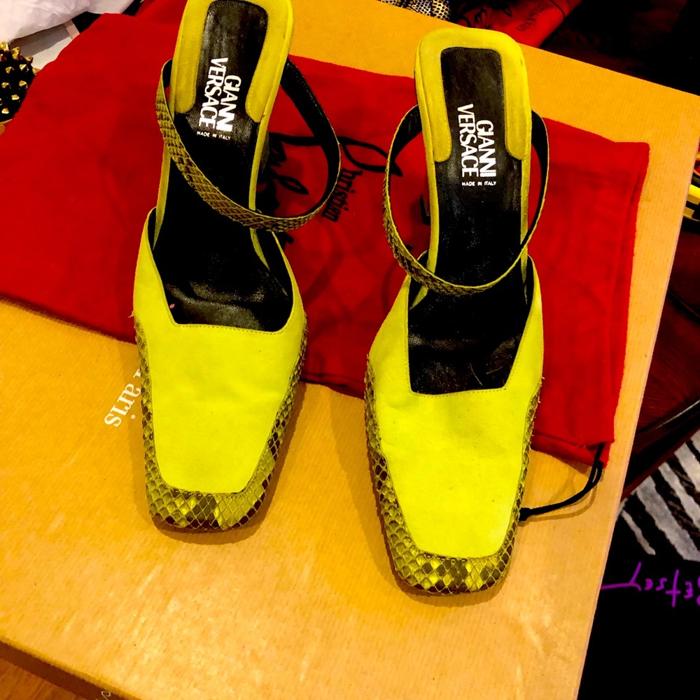 Gianni Versace slip on shoes green good condition pre own sued size38